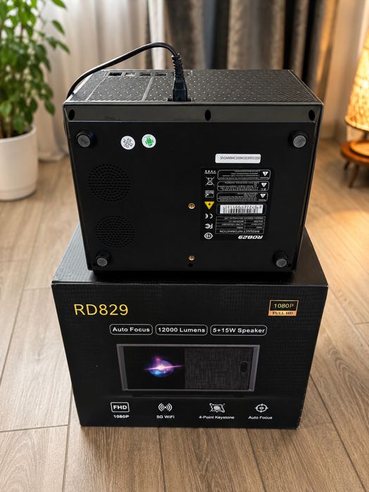 Проектор RD829 Full HD 1080P | 5G Wi-Fi | Auto Focus | 4-Point Keystone | Ідеальний стан