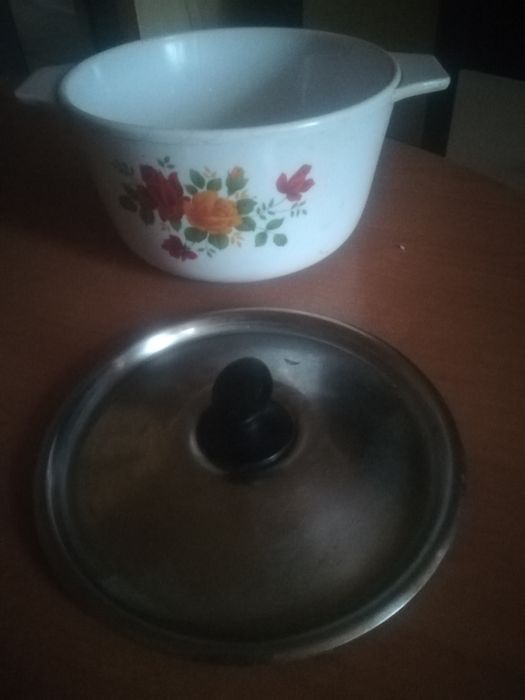 Керамическая кастрюля