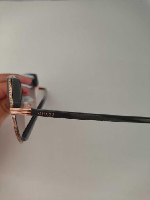 Óculos de sol marca Guess