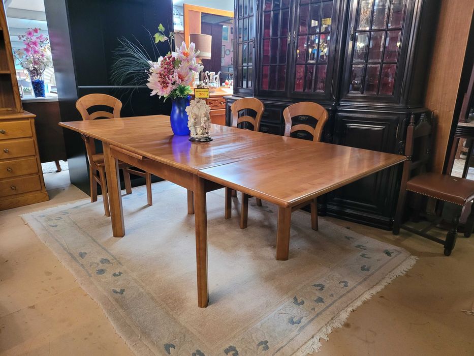 Mesa em madeira maciça - extensível - óptimo estado geral - Só a m