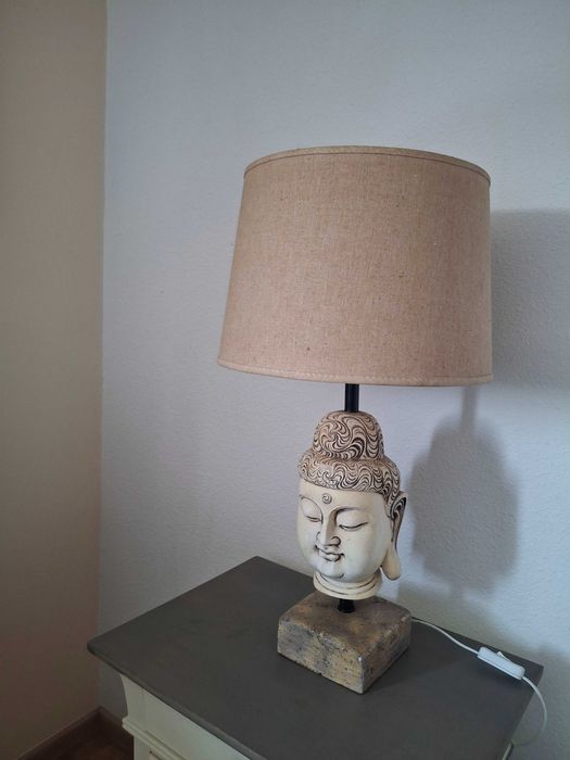 Candeeiro de Mesa Cabeça de Buda – Edição Vintage "O Gato Preto"