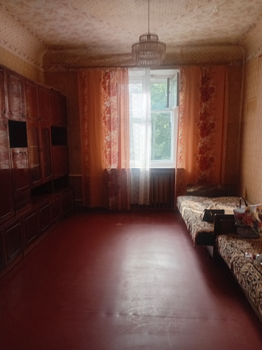 Продам 3 комн. Квартиру 70 м2 2 эт.2эт.дома 19000уе