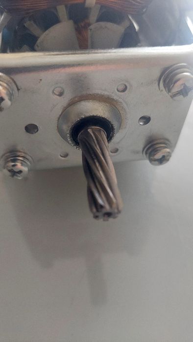 Мотор мясорубки Moulinex 8830 KW 450 w , 220 - 240v 50 - 60 Hz