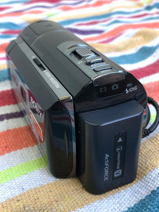 відеокамера Sony HDR-PJ30 з вбудованим проектором (ТЕРМІНОВО)