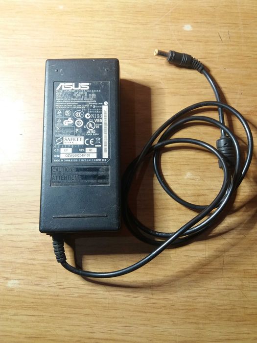 Блок питания 19v 4,74a (штекер 5.5мм)