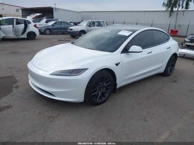 Tesla Model 3 2025 .