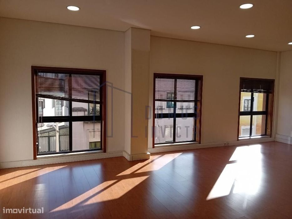 Escritório arrendamento