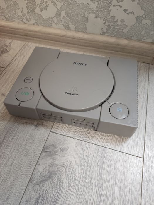 Продам Sony Playstation One