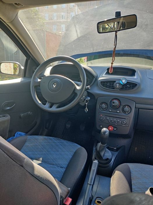 Автомобіль RENAULT  CLIO