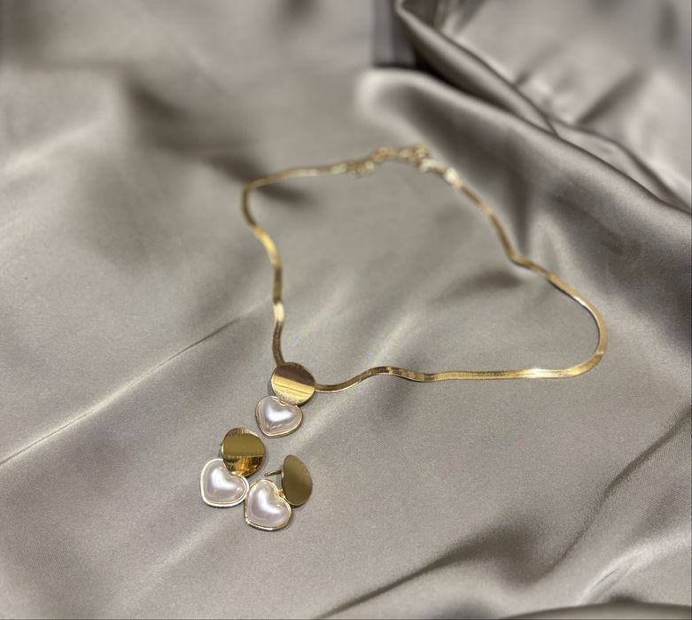 Ніжний, якісний комлект, сережки і чокер