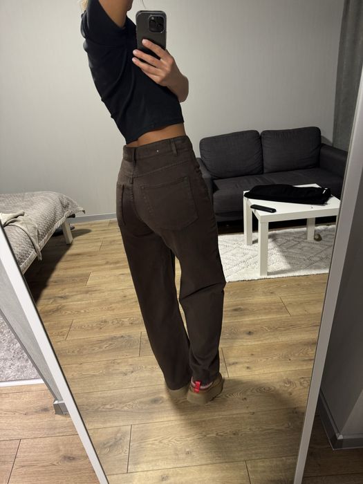 Трендові коричневі джинси Mango