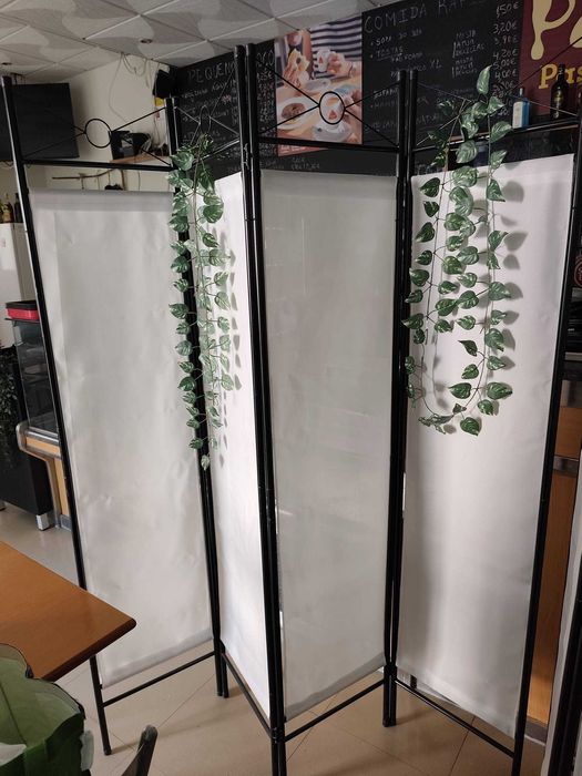 2 Biombos/divisórias em tecido