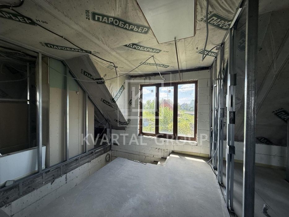 Продаж будинку 180 м² на 11 сотках з гаражем, підвалом 105 м² та укриттям в Блиставиці.