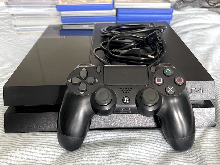 PlayStation 4 + 3 comandos