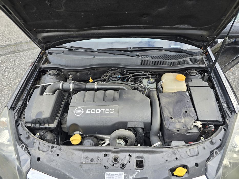 Opel Astra GTC comercial 1.3cdti 90cv