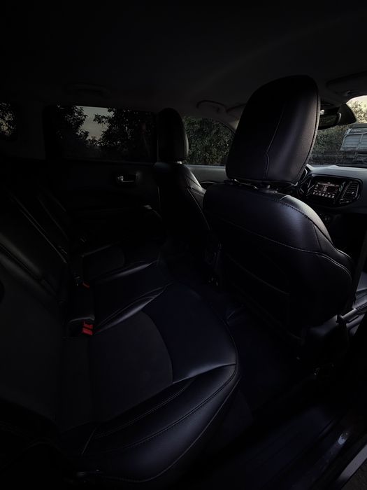 Продам Jeep Compass