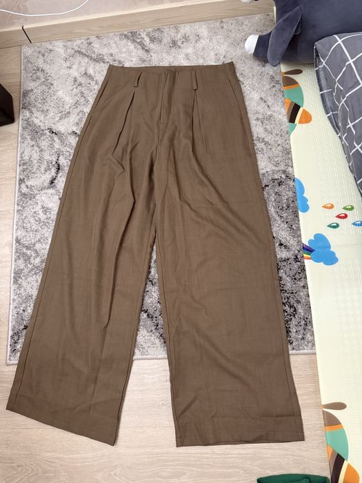 Жіночі брюки.