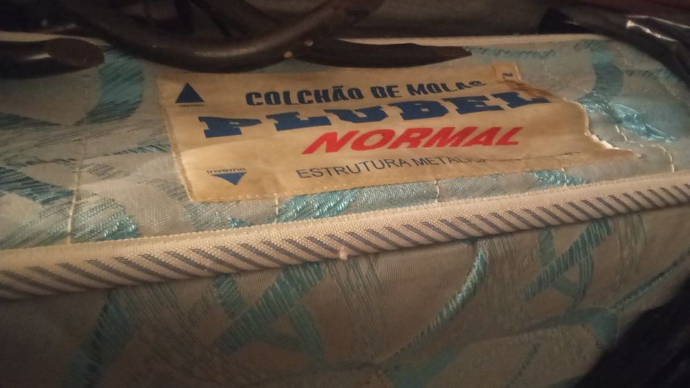 Colchão molas solteiro