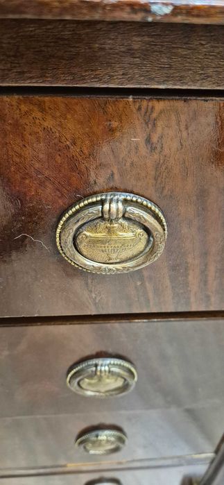 Komoda w stylu Empire (styl Cesarstwa) klasycyzm Francja mahoń kolumny