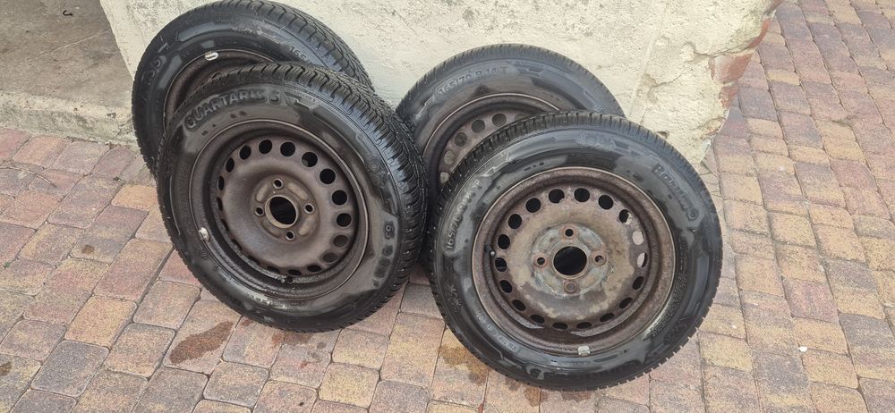 Sprzedam cztery  opony Barum. Rozmiar 165/70R14  ogolno sezonowe 2024 r.