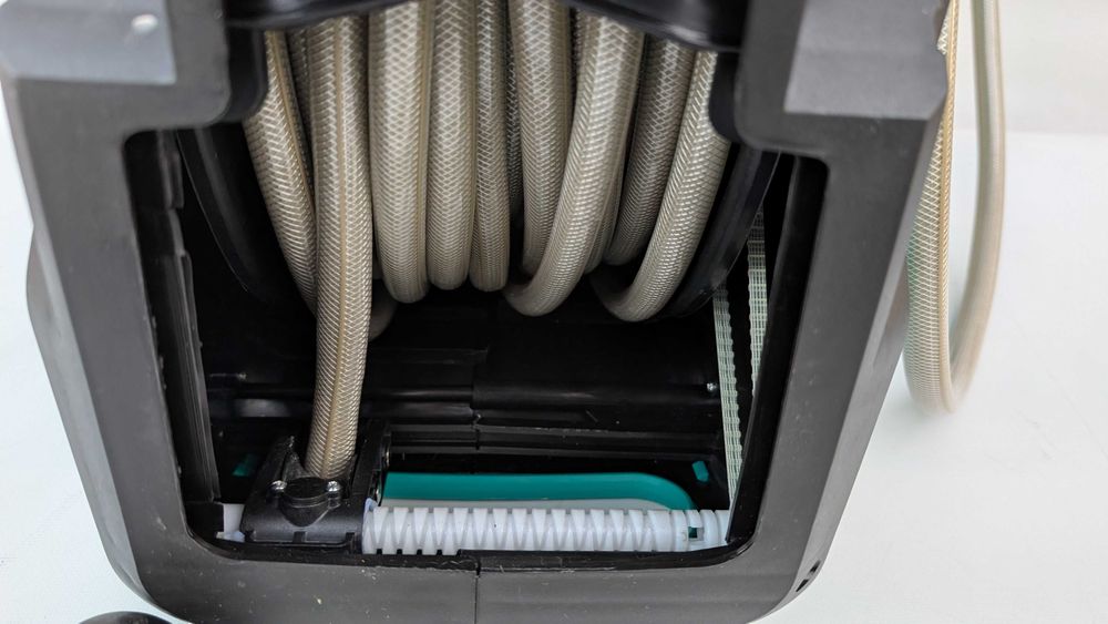 Bęben z wężem ogrodowym Amazon Basics 25m