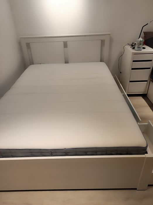 Cama de casal IKEA 1,40cm por 2,00 e Colchão Vesteroy(Guimarães e Santo Tirso)