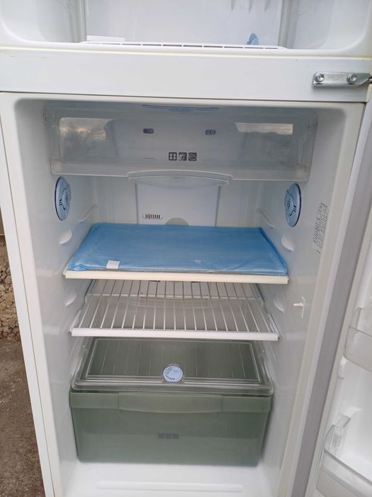 Холодильник самсунг  ( гарний)