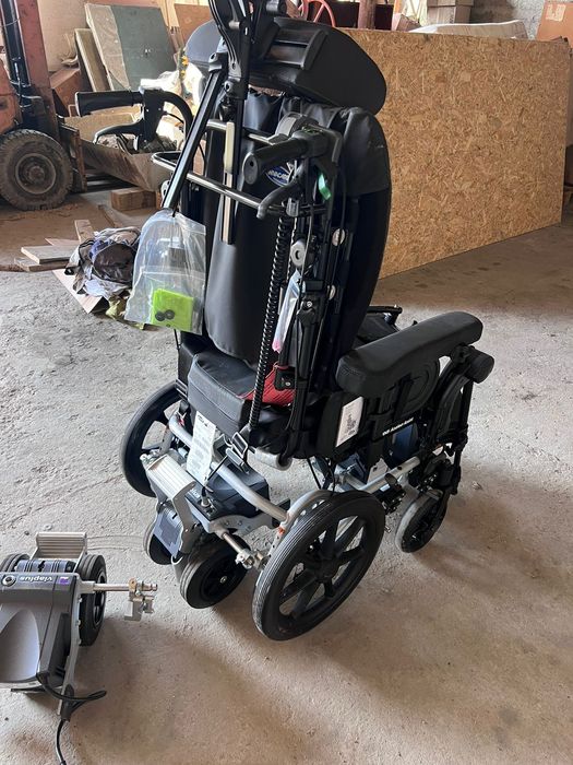 Інвалідний електричний візок Invacare Rea