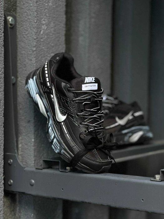 Nike Initiator Custom: біло чорні - 45 розмір