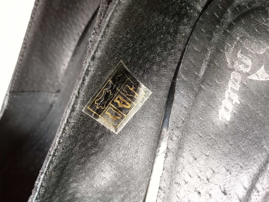 Sapatos pretos da Bata em pele Tam. 37