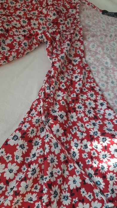 Vestido Floral Vermelho Bershka XS (Como Novo)