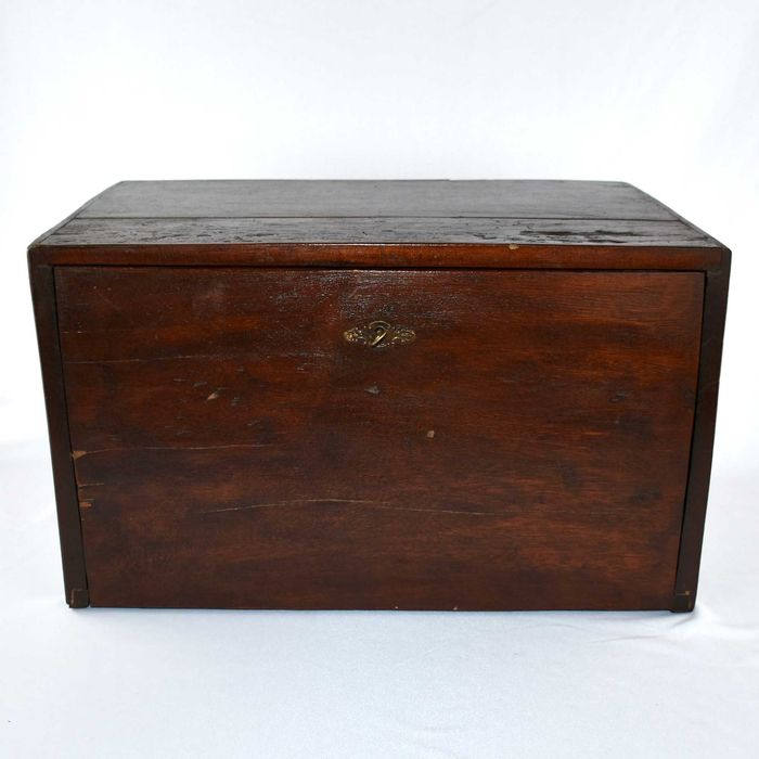 Caixa / contador em madeira exótica, com embutidos