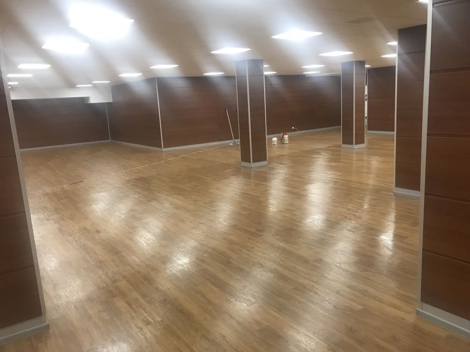 Клінінг, прибирання приміщень, миття підлоги.