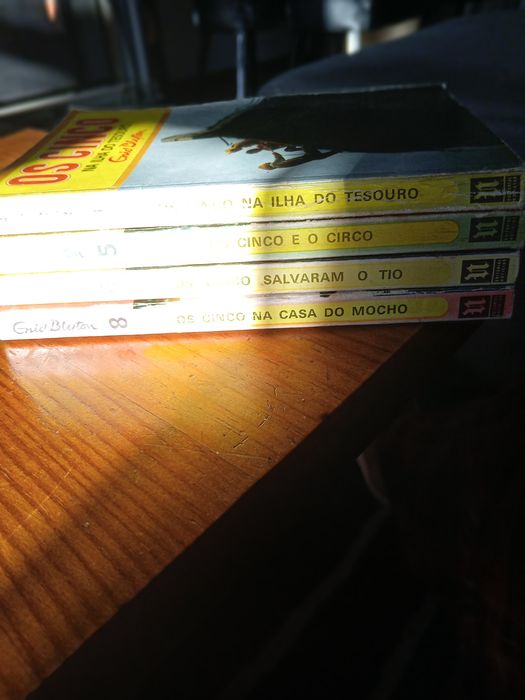 Livros dos cinco Enid Blyton