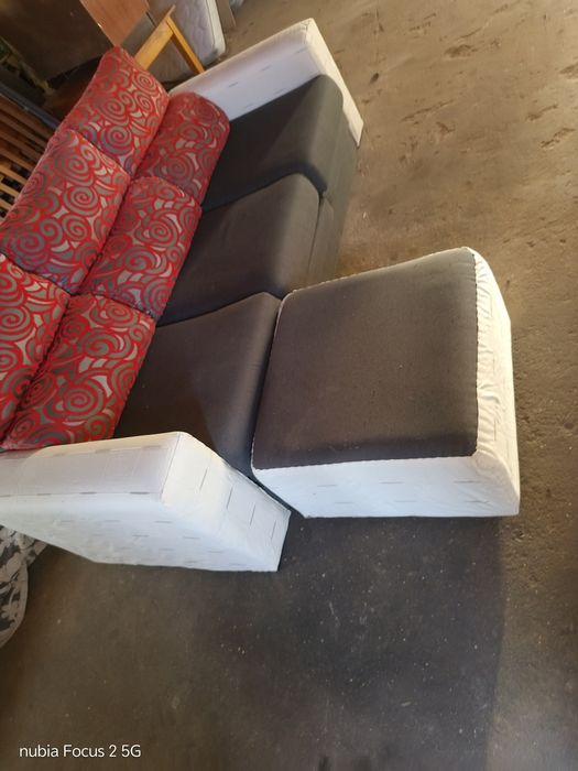 Sofa chaise longue reversivel e com bancos deslizantes