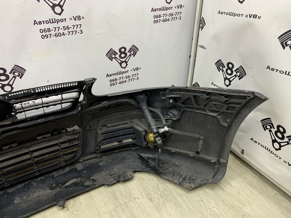 Бампер передній Volkswagen Golf 5 V універсал гольф 5 сірий LD7X