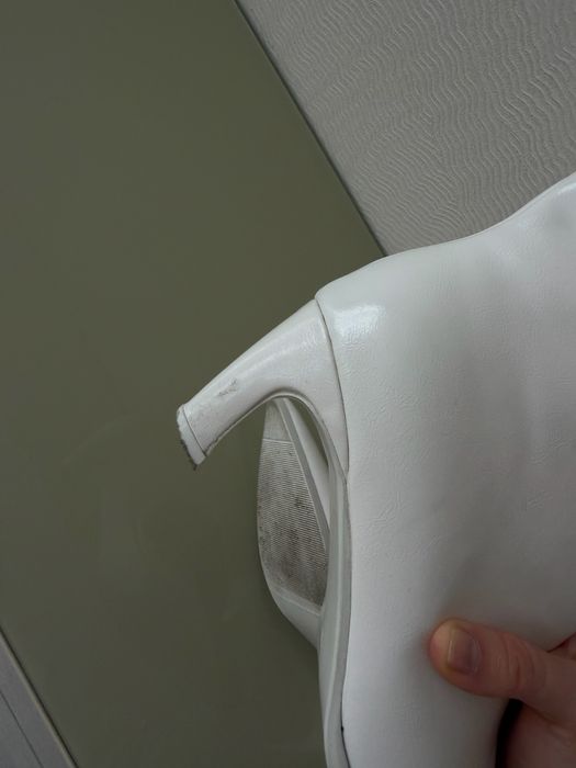 Кіттенхіл ботільони білі 38 розмір