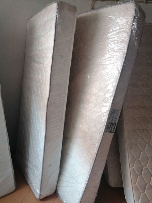 Colchões dreams de molas 90 por 2 metros usados