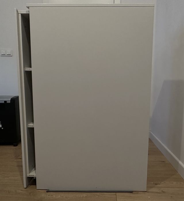 Szafka biurowa firmy Kinnarps zamykana na klucz