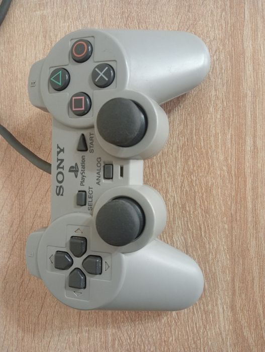 Оригінальний DualShock (модель SCPH-1200) Н