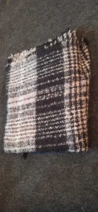 Duży miękki szal „koc” | kratka biało-czarna | nowy