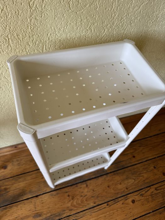 Biały reagł Vesken Ikea