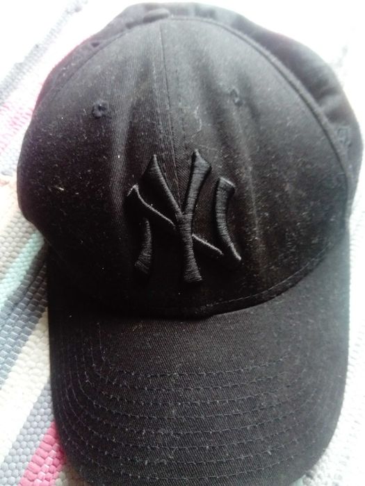 Vendo 4 Bonés como novos