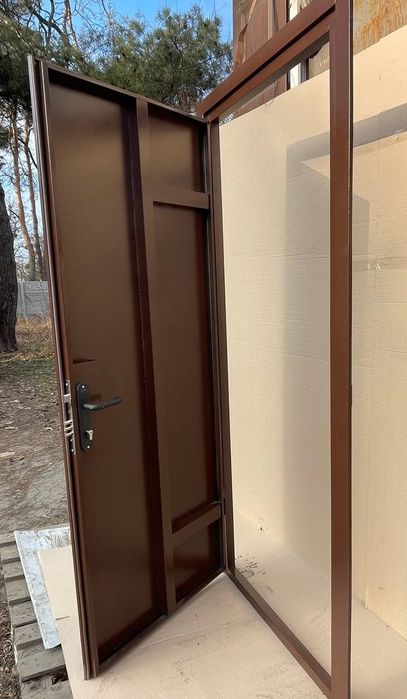 Вхідні металеві двері під ключ у кладове приміщення, комору або підвал. Виготовлення за розміром, доставка та монтаж від виробника | Київ і область
