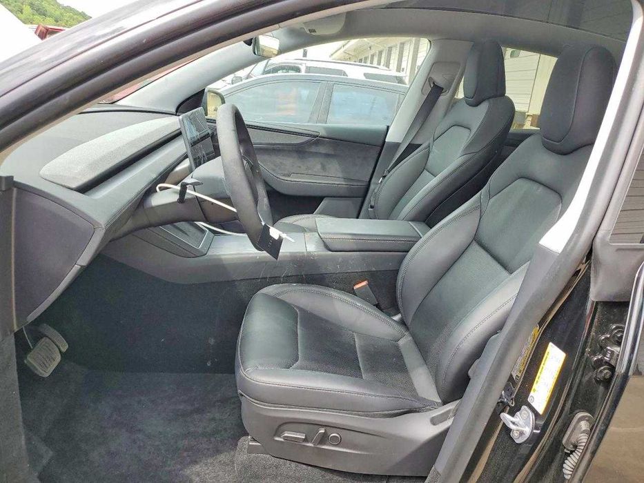Tesla Model Y 2026