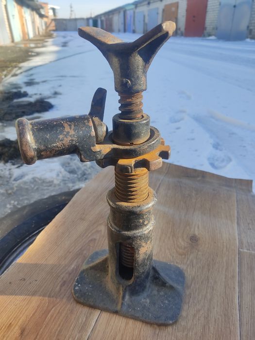 Домкрат для джипів, позашляховиків, під мост, Уаз