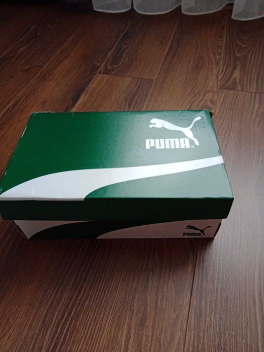 Кросівки жіночі Puma.