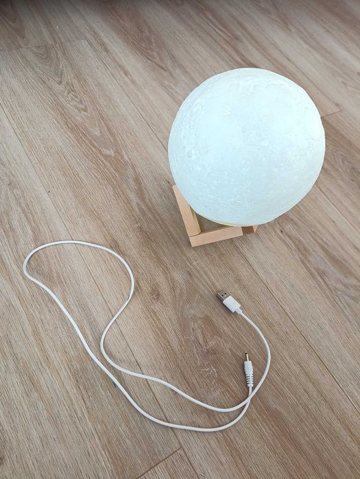 Lampka nocna księżyc