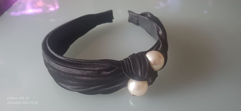 Opaska do włosów czarna perełki elegancka