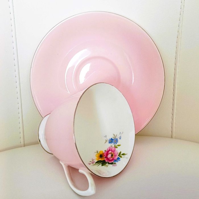 **RÓŻOWA filiżanka porcelana Royal Albert 1950+